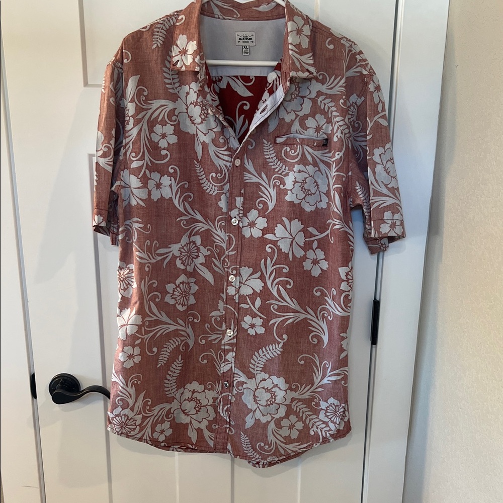 Dakine XL Tropical Floral Button Up Shirt